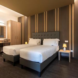 Zimmer mit zwei Einzelbetten